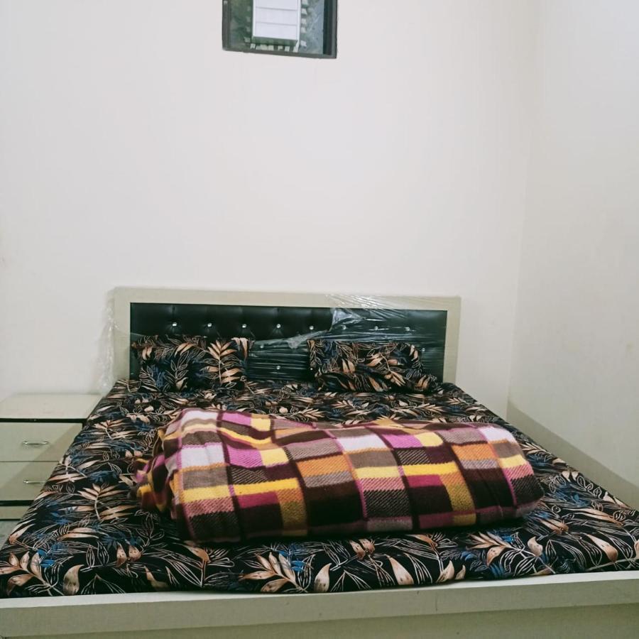 Radha Bhavan Vrindāvan Zewnętrze zdjęcie