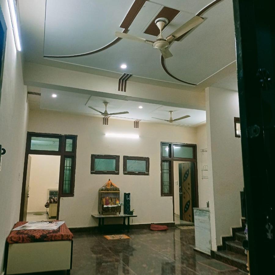 Radha Bhavan Vrindāvan Zewnętrze zdjęcie